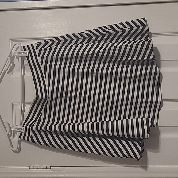 H&M Black and White Stripped Skater Skirt - Picture 1 of 4